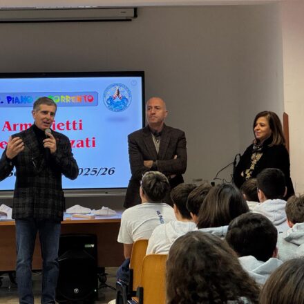 Piano di Sorrento, arrivano i nuovi armadietti personalizzati nelle scuole secondarie