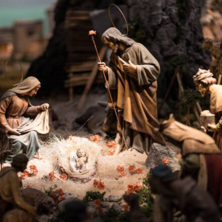 Il presepe: quando la notte prende corpo e diventa racconto