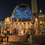 Inaugurato il presepe di Piazza San Pietro: l’artista Federico Iaccarino incanta con i suoi pastori