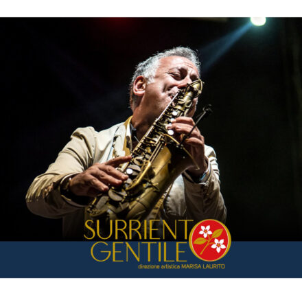 Sorrento Gentile, la musica invade il Corso: Marco Zurzolo e la Street Jazz Banda M.V.M. in concerto itinerante