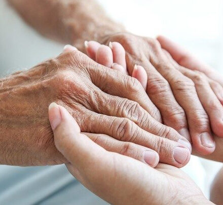 Sorrento, avviso pubblico per l’accesso al servizio “Attività socialmente utili per le persone anziane”