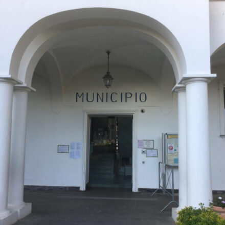 Anacapri, banca e cinema salvi: una soluzione che tutela servizi e comunità