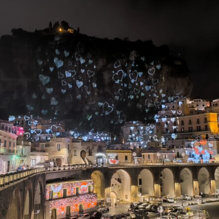 Atrani si accende d’amore: arriva la “Love Week” tra luci e installazioni romantiche