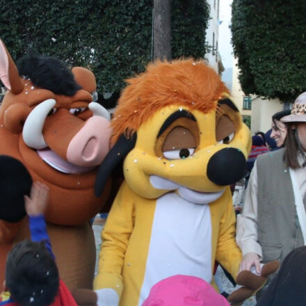 Vico Equense, la pioggia interrompe il Carnevale. Domenica la grande chiusura in piazzale Siani