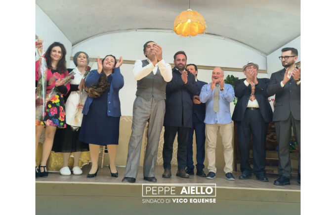 A Vico Equense il teatro che fa sorridere e riflettere: successo al Centro Parrocchiale di Fornacelle. Il plauso del sindaco Aiello