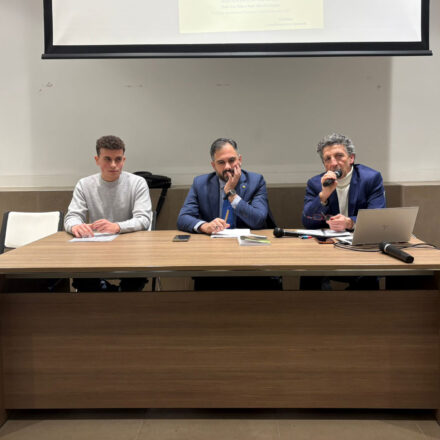 A Piano di Sorrento il primo dei quattro seminari “Orizzonti Consapevoli in una Società che cambia” con gli studenti del Salvemini di Sorrento