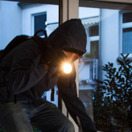 Sorrento, ladri tornano nella stessa casa: nuovo tentativo di furto dopo circa una settimana