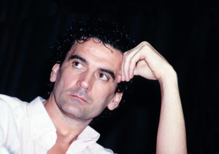 Oggi Massimo Troisi avrebbe compiuto 73 anni: un mito senza tempo