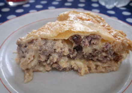 In Campania la tradizione della Pizza di Carnevale. La ricetta per prepararla