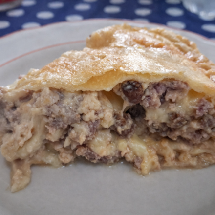 In Campania la tradizione della Pizza di Carnevale. La ricetta per prepararla