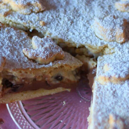 Sorrento, per la festa patronale la tradizione della Torta di Sant’Antonino o “Pizza di crema”. Ecco la ricetta