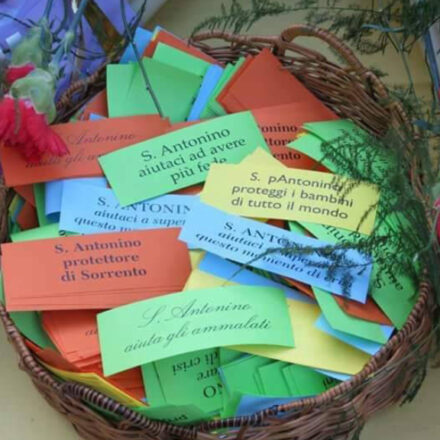 Sorrento, la tradizione delle “preghiere volanti” durante la processione del patrono Sant’Antonino