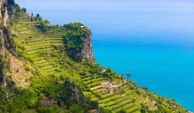 Il termine “Terrazzamenti” analizzato nel Piccolo Dizionario Amorevole della Penisola Sorrentina e Costiera Amalfitana