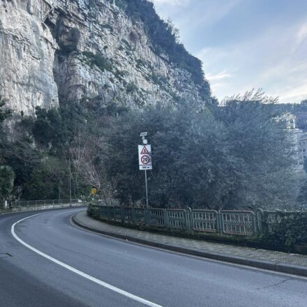 Sorrento, Via Capo riapre giovedì 26 febbraio: conclusi in anticipo i lavori al costone roccioso