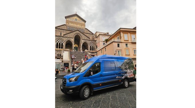 Il servizio di minibus per il centro e le frazioni di Amalfi attivo 7 giorni su 7