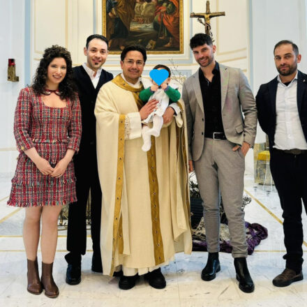 Agerola, la frazione di Pianillo celebra il Battesimo di Lorenzo: emozione e fede nella comunità