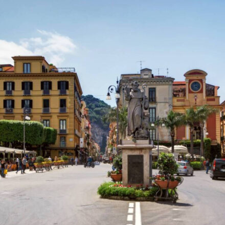 Sorrento, piano per il patrimonio comunale 2026-2028: valorizzazione, case sociali e Sedil Dominova