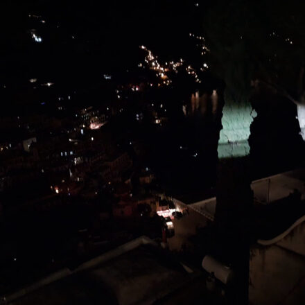 Positano al buio: blackout serale crea disagi alle poche attività aperte e danni alle attrezzature