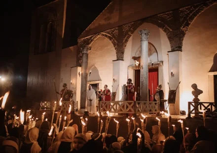 Ravello riabbraccia la sua storia: dopo sei anni torna la suggestiva Via Crucis in costume