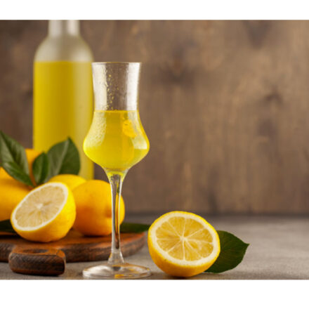 Il termine “Limoncello” analizzato nel Piccolo Dizionario Amorevole della Penisola Sorrentina e Costiera Amalfitana