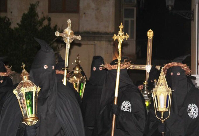 Tutti i percorsi delle processioni della sera del Venerdì Santo in Penisola Sorrentina