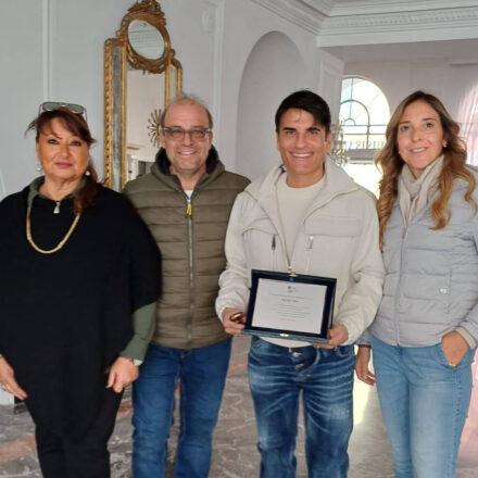 L’abbraccio dell’associazione “Capri senza Barriere” a Sal Da Vinci: “Ci sono incontri che si sentono”