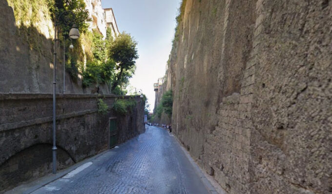 Sorrento, lavori di messa in sicurezza a Marina Piccola: chiusure notturne in via Luigi De Maio dal 4 all’8 maggio