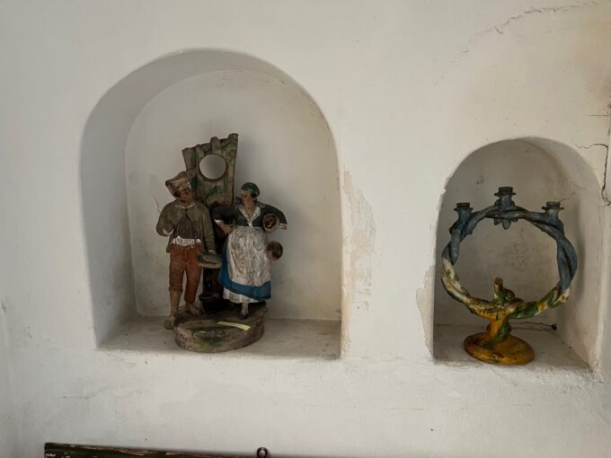 Mercatino della solidarietà a Positano: oggetti vintage e curiosità – FOTOGALLERY