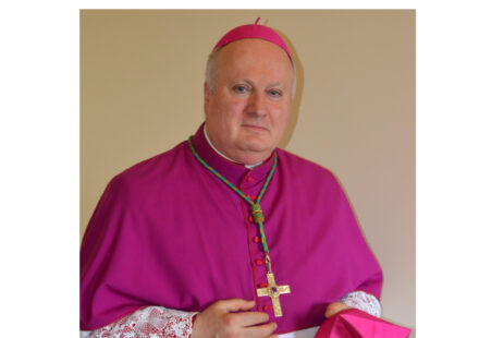 La lettera di Monsignor Orazio Soricelli alle mamme per la loro festa: «Sorgenti di vita e custodi di amore»