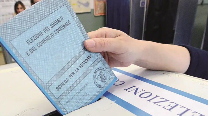 Voto in Penisola Sorrentina, affluenza alle 23.00: Sorrento in calo, Massa Lubrense stabile rispetto al passato