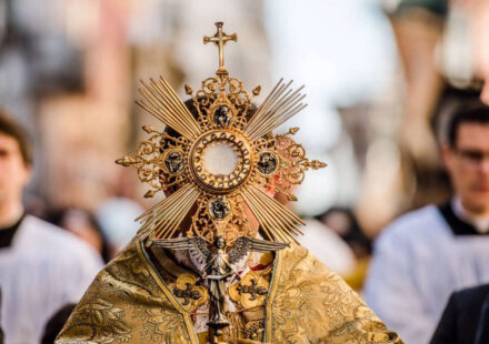 Corpus Domini, la festa dell’Eucaristia: origini, tradizioni e significato