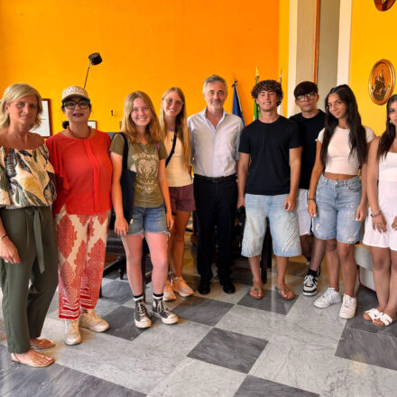 Incontro a Palazzo Municipale tra Sorrento e la delegazione di studenti provenienti da Dana Point
