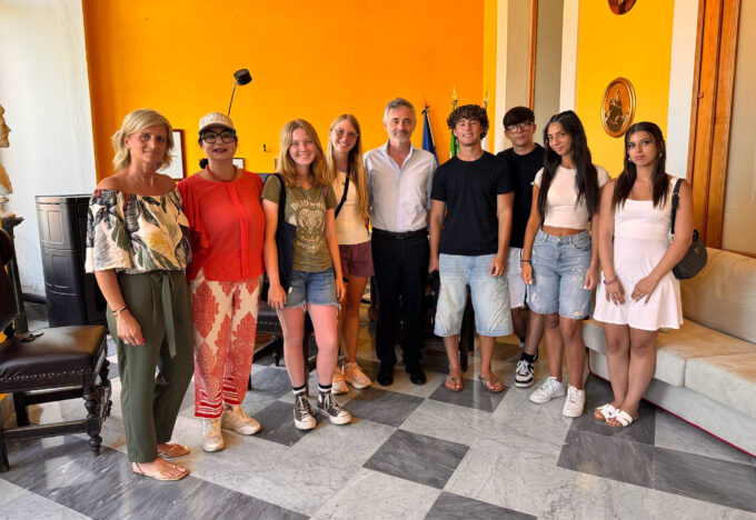 Incontro a Palazzo Municipale tra Sorrento e la delegazione di studenti provenienti da Dana Point