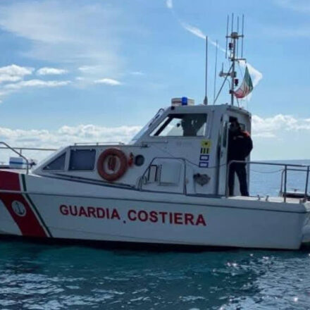 Capitaneria di Porto in azione tra Vico Equense e Massa Lubrense: verbali e sequestri nell’Area Marina Protetta Punta Campanella