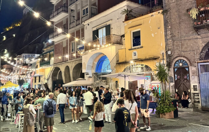 Piano di Sorrento, Marina di Cassano protagonista: successo per “Sott’ ‘e Stelle dda’ Marin” tra mare, musica e sapori
