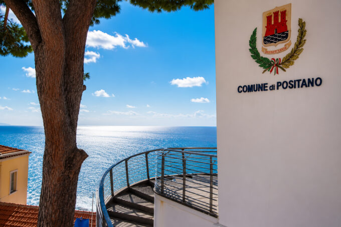 Positano, il Comune cerca due collaboratori per lo staff della sindaca: avviata la selezione pubblica