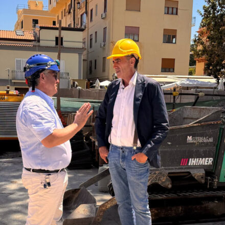 Sorrento, sopralluogo del sindaco Fattorusso agli scavi di piazza Veniero: lavori verso il completamento