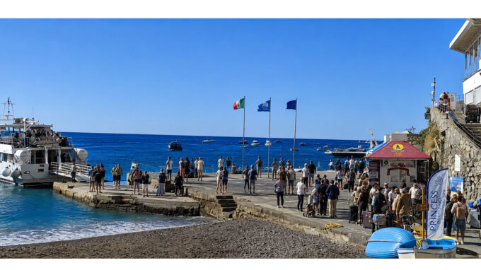 Positano, arrivano tre nuovi gazebo sulla banchina: più ombra e comfort per turisti e residenti