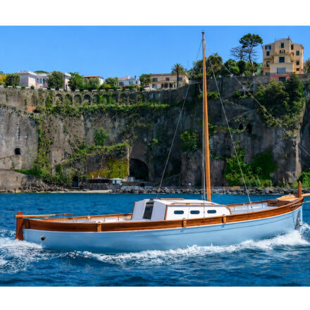 Il termine “Gozzo” analizzato nel Piccolo Dizionario Amorevole della Penisola Sorrentina e Costiera Amalfitana