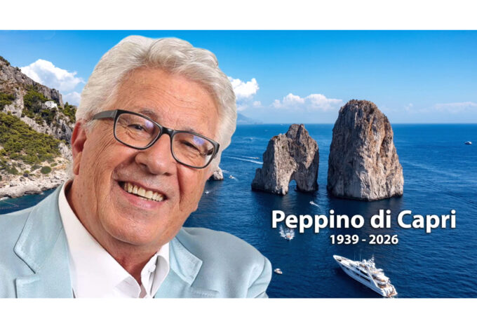 L’estremo saluto a Peppino Di Capri nella Chiesa di Santo Stefano. I funerali celebrati dal parroco Don Pasquale Irolla – Segui la DIRETTA