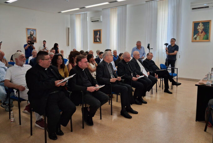 L’appello dei Vescovi della Campania: “La dignità non può essere rimandata”