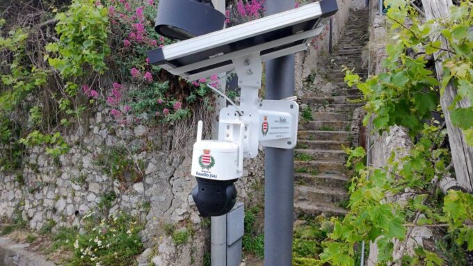 Ravello, telecamere con intelligenza artificiale contro l’abbandono dei rifiuti