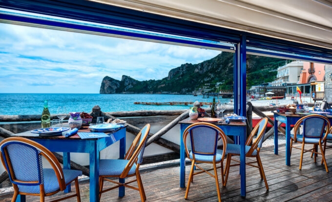 Massa Lubrense, sospeso per tre mesi il titolare del ristorante “Maria Grazia” a Nerano. L’avvocato: «Il locale resta regolarmente aperto»