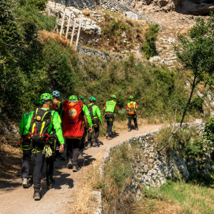 Sentiero degli Dei, escursionista ferita durante il percorso: intervento del Soccorso Alpino