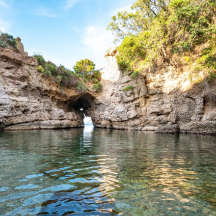 Bagni della Regina Giovanna, il gioiello di Sorrento tra le 30 spiagge più belle d’Italia: unica campana in classifica