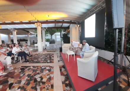 L’arte incontra l’ospitalità: a Sorrento svelato il restauro della “Scena di caccia” di David de Coninck – FOTOGALLERY