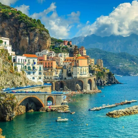 Ad Atrani un agosto ed un settembre tra glamour, turismo, cabaret, bellezza e gusto
