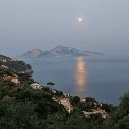Penisola Sorrentina, tra interesse privato e bene comune: amare un territorio significa sapere che non ci appartiene