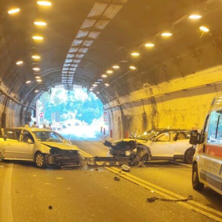 Vico Equense, grave incidente nella galleria Santa Maria di Pozzano: traffico paralizzato sulla Statale Sorrentina
