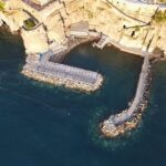 Sorrento saluta lo storico negozio di giocattoli “Purtusillo”: il sindaco Fattorusso consegna una targa alla famiglia Esposito